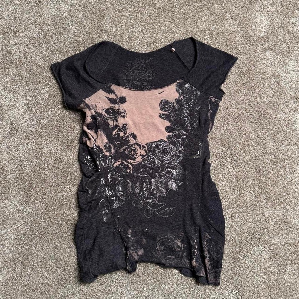 GREY GUESS Y2K WIDE NECK "ROSE" TOP